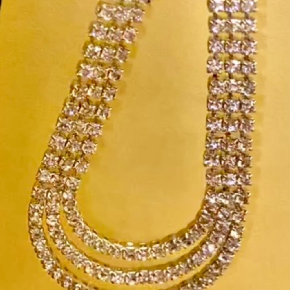 Earrings Sparkling  Crystal Gold tone Drop